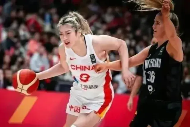 亚不是亚洲, 李梦惋惜, 将李梦缺席