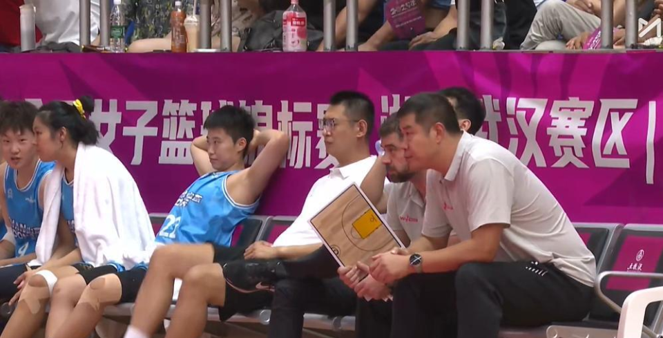 src, 山东女篮新