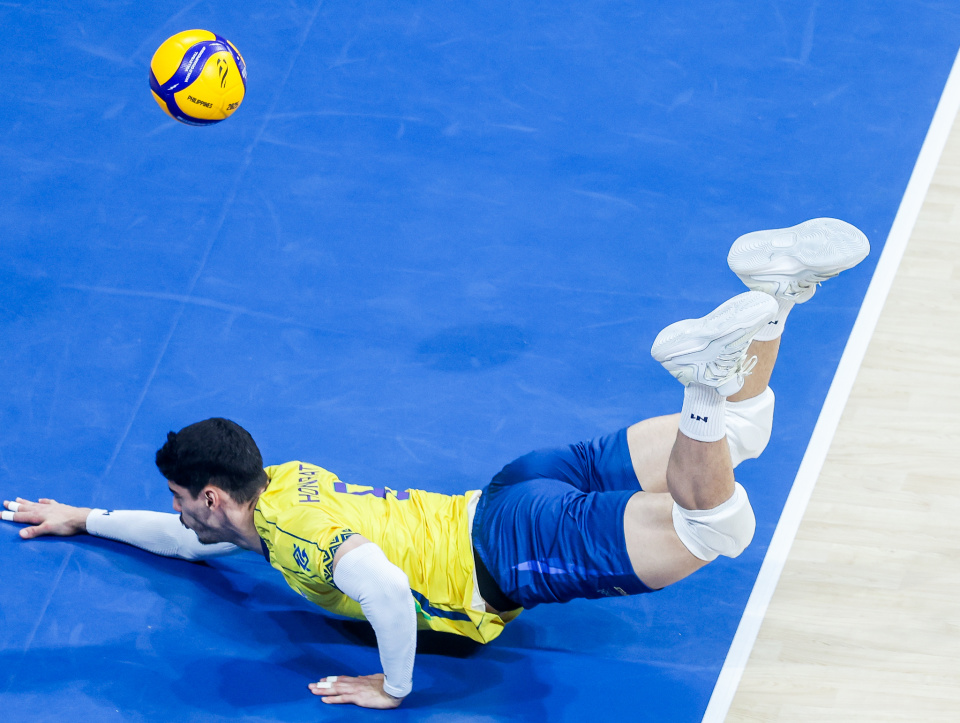 com, 乌马利摄, 中国队